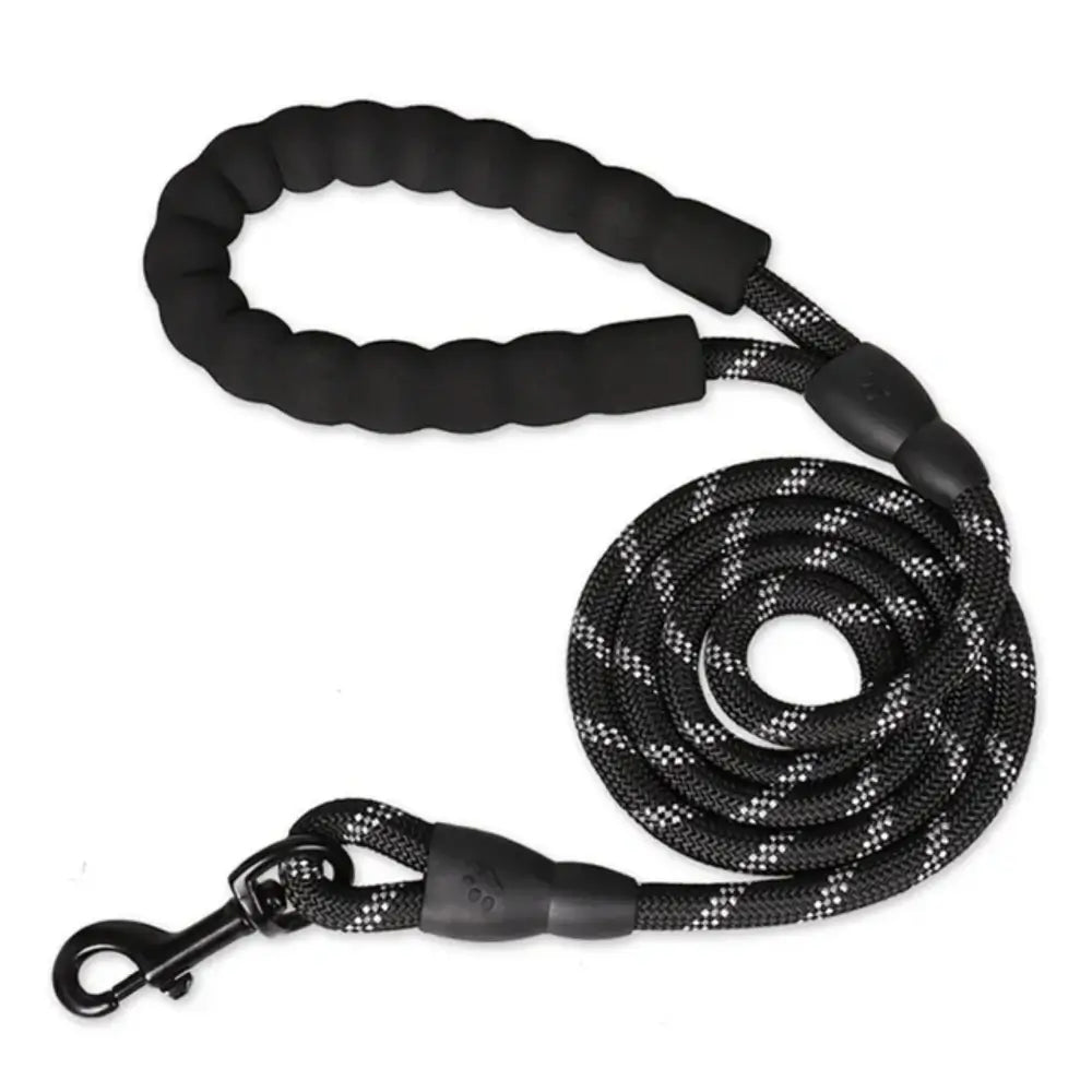 The reflective traction dog leash in black.